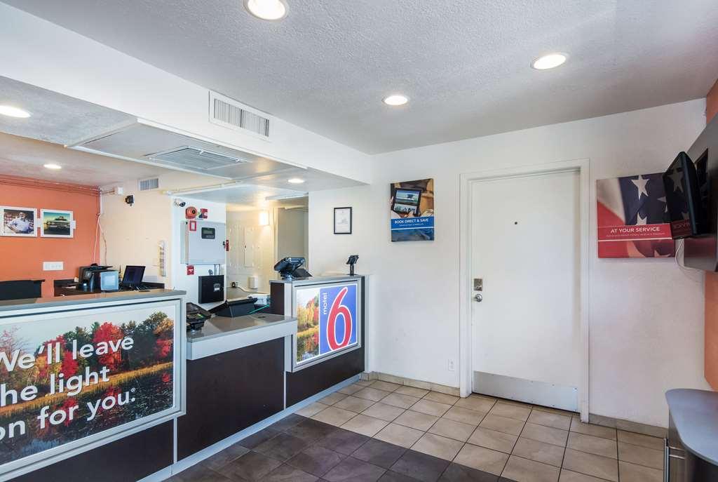 Motel 6-Sandston, Va - Richmond, Va 내부 사진